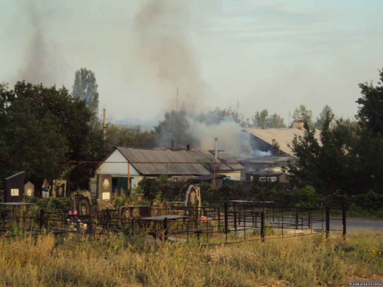 Последствия обстрела города Енакиево (фото, видео) - обновлено 17.20
