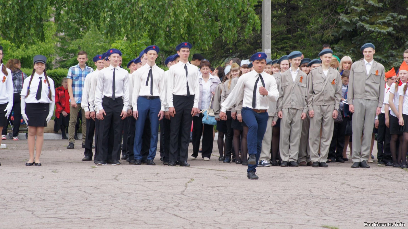 Юнокоммунаровск отпраздновал 9 мая