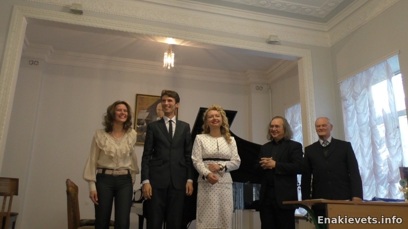 Юные пианисты Енакиево – ЛАУРЕАТЫ!